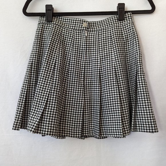 VINTAGE Tretorn Women's Plaid Mini Skirt, 8 - Picture 8 of 11